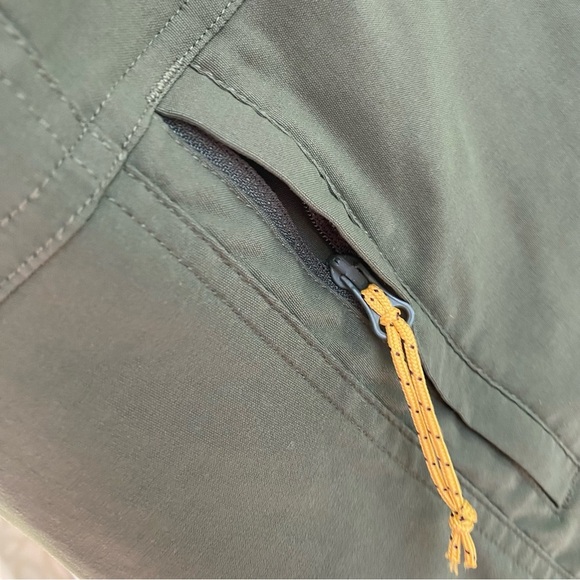 Columbia Cargo Shorts Omni-Shade Men's Size 42 Army Green Belted Lightweight - Picture 14 of 15